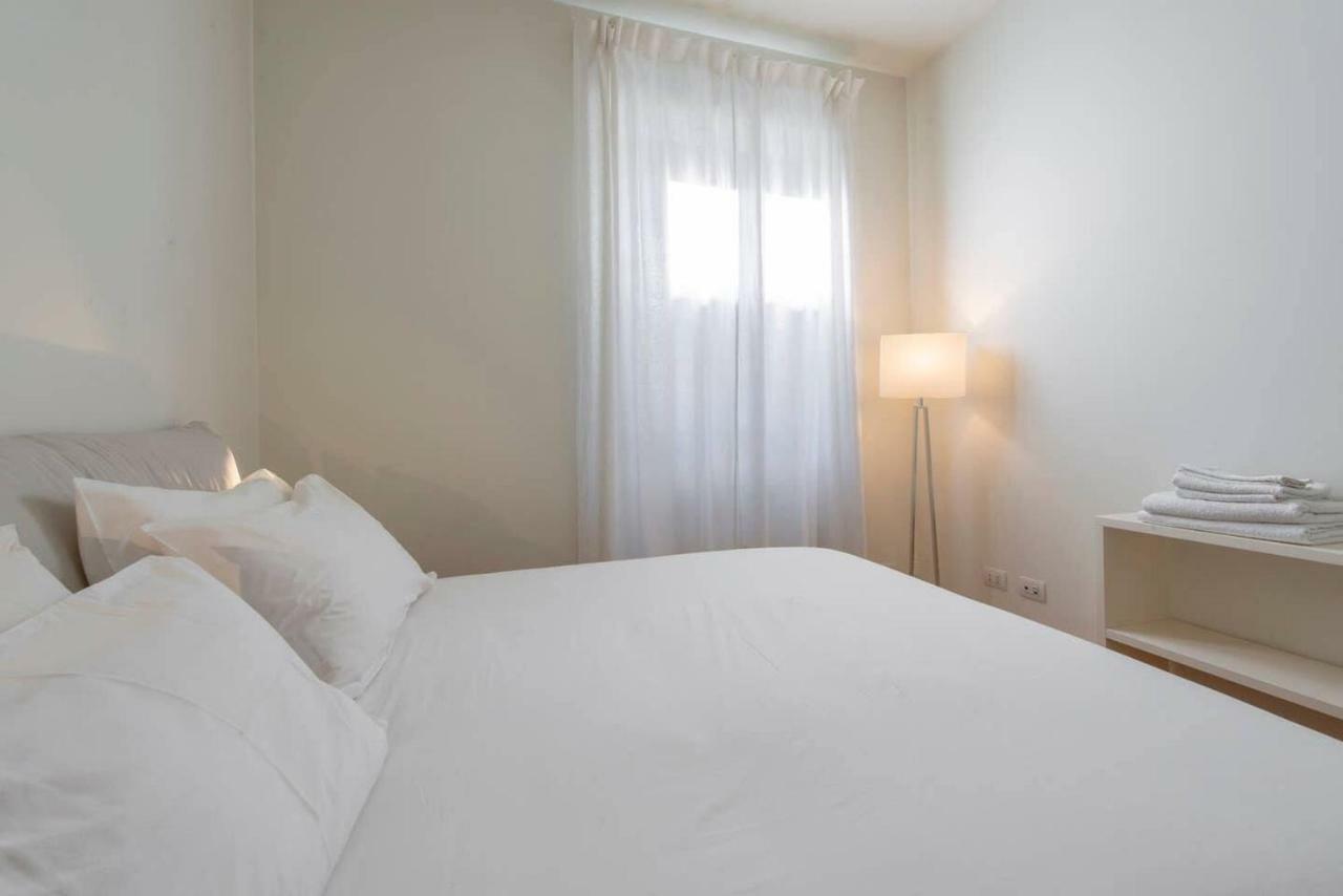 Joivy 1Br Apt In Isola With Stunning View To Bosco Verticale มิลาน ภายนอก รูปภาพ