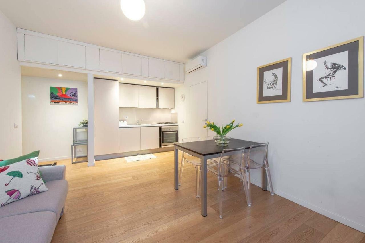 Joivy 1Br Apt In Isola With Stunning View To Bosco Verticale มิลาน ภายนอก รูปภาพ